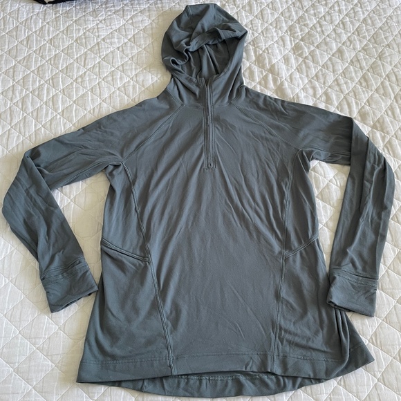Lululemon Hooded Lightweight Longsleeve Shirt Size 8 - Picture 1 of 7